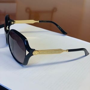 Black Gucci Sunglasses / Great condition